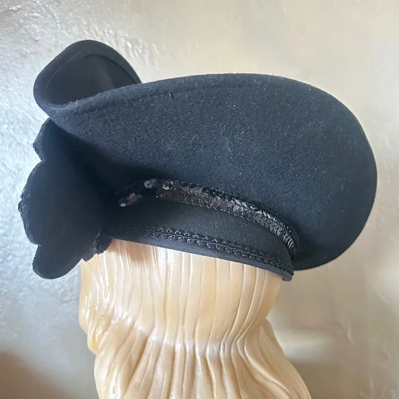 FESTIVE VINTAGE BLACK FELT WIDE BRIM HAT WITH SEQUIN APPLIQUÉS